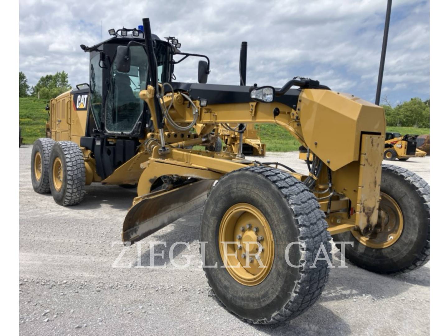 Caterpillar 12M3, Motor Grader, 8198 hours, S/N: N9F00744, 2017 - Image 2