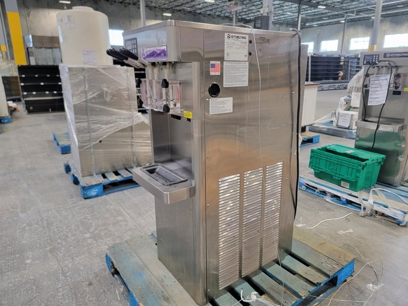 Stoelting #F231-38i2P, soft serve & frozen yogurt machine, (2) 3/4 HP drive motors, 12000 BTU/Hr. compressor - Image 3