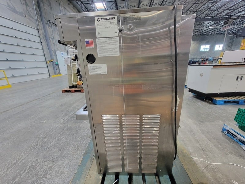 Stoelting #F231-38i2P, soft serve & frozen yogurt machine, (2) 3/4 HP drive motors, 12000 BTU/Hr. compressor - Image 4