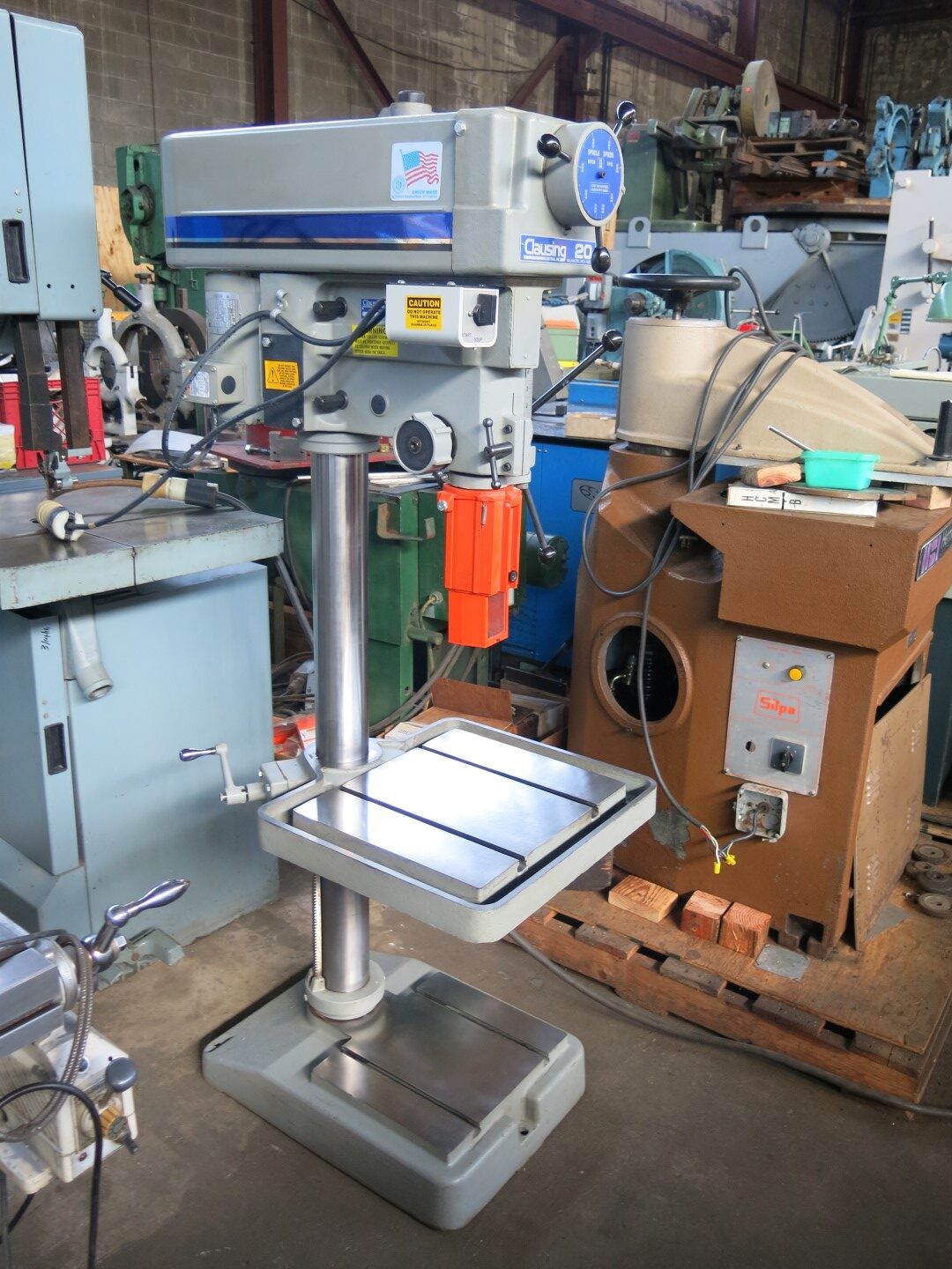20 Clausing #2275, Drill Press, 1.5 HP, 208-230/460 V., 3ph, variable speed, 19.5" x 22" table, - Image 1