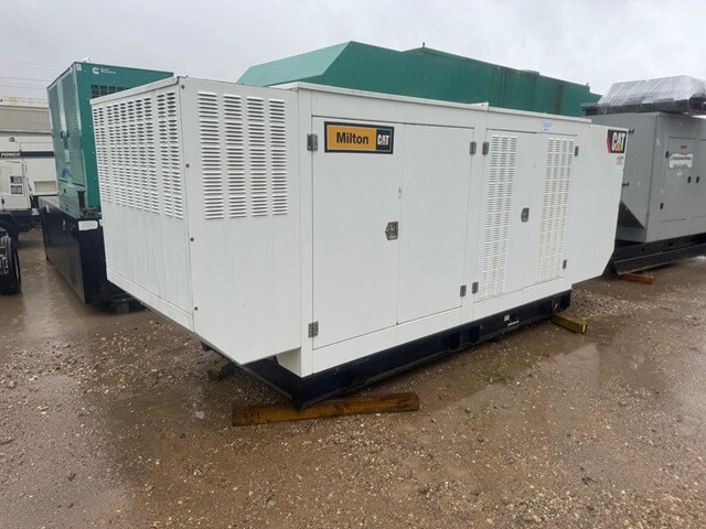 300 KW Caterpillar/Olympian #G300LG4, Natural Gas Generator, 402 HP, #G300LG4 Engine, 240 Volts, sound - Image 2