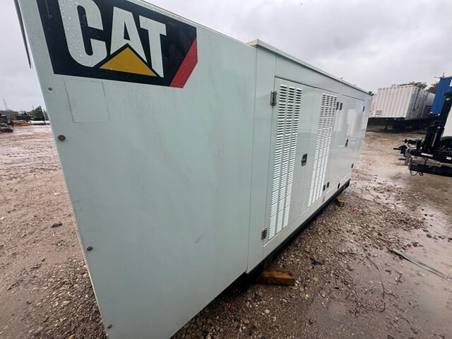 300 KW Caterpillar/Olympian #G300LG4, Natural Gas Generator, 402 HP, #G300LG4 Engine, 240 Volts, sound - Image 4