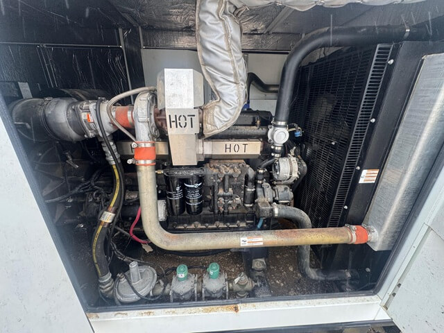 300 KW Caterpillar/Olympian #G300LG4, Natural Gas Generator, 402 HP, #G300LG4 Engine, 240 Volts, sound - Image 10