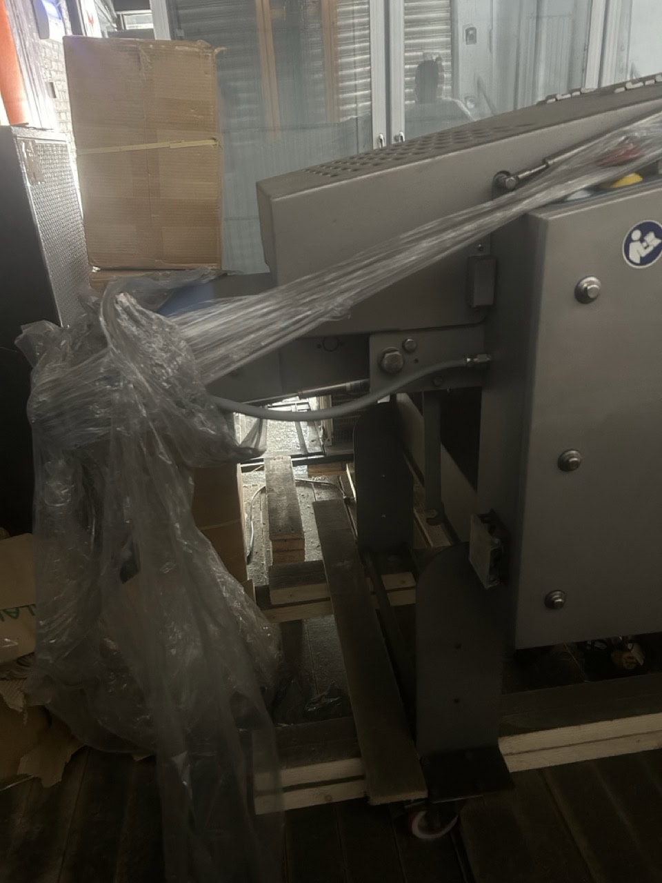 Steen #ST700, Dual-lane Poultry Skinning Line, CE certified w/Conveyor & Trimming, 4070 UPM, 220-240 V. - Image 2