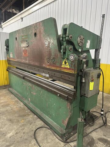 130 Ton, Accurpress #713012, Hydraulic Press Brake, 12' L x 8" width Bed, 124" Between Housings, 8" Stroke - Image 9