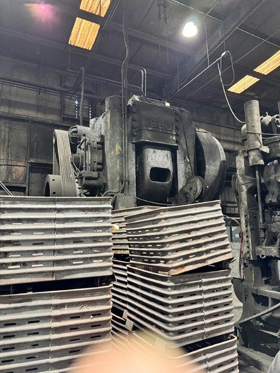 1600 Ton, National #Maxipress, 11" stroke, 29-7/16"to 30" Shut Height, 100 HP, 70 SPM, 1952 - Image 3