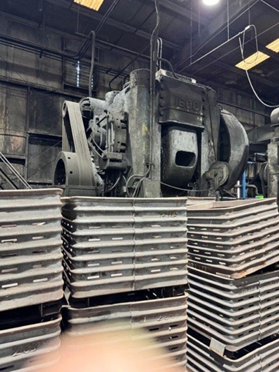 1600 Ton, National #Maxipress, 11" stroke, 29-7/16"to 30" Shut Height, 100 HP, 70 SPM, 1952 - Image 4