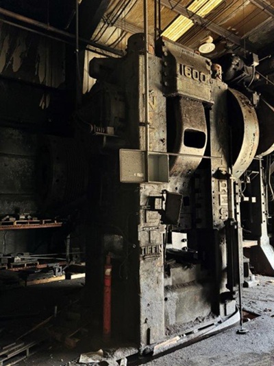 1600 Ton, National #Maxipress, 11" stroke, 29-7/16"to 30" Shut Height, 100 HP, 70 SPM, 1951 - Image 2
