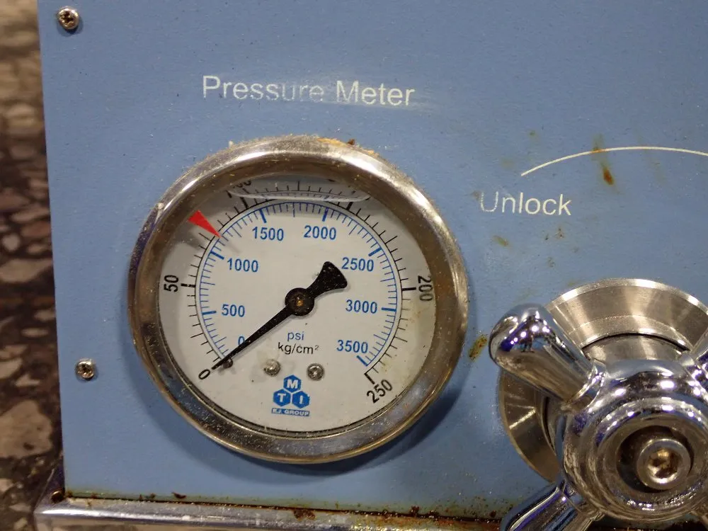MTI Corp. #MSK-110, Hydraulic Crimping Machine, Coin Crimping, 28 kg Weight, w/Pressure Meter, 2012 - Image 2