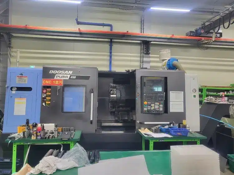 Daewoo Doosan #Puma-4100B, 2" Axis CNC universal turning center, Fanuc i series, 31.1" swing, 15" chuck, 2020 - Image 1