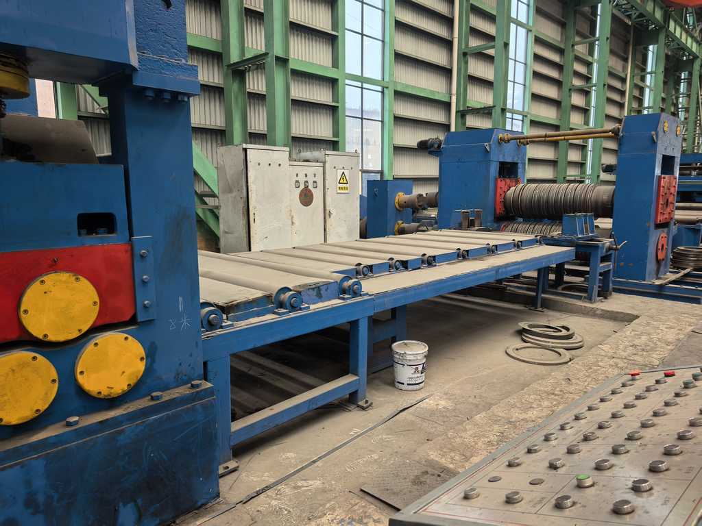 78.7" x .787" Cut-To-Length line, 66000 lb., peeler / holddown, coil car, slitter head, leveler - Image 5
