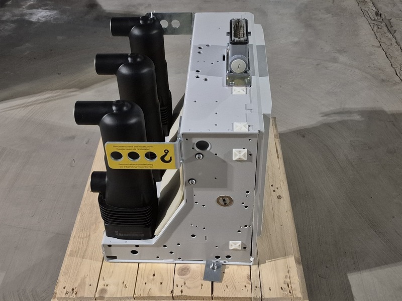1250 Amps, ABB, VD4 17.12.32, vacuum circuit breaker, 17.5 Kv, 95 Kv, 31.5 Ka, new, 2021 - Image 4
