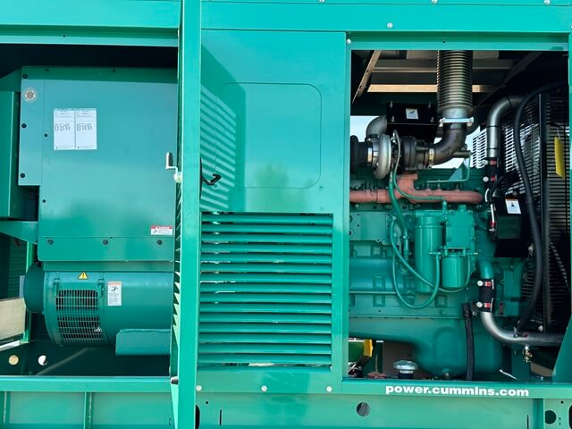 300 KW Cummins #DQDAC, diesel gen, QSL9-G7 engine, 418 HP, Tier 3, 120/208 Volts, PMG, UL 2200, weatherproof - Image 4