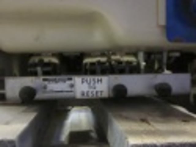 1600 Amps, General Electric, AKU-3A-50, manually operated, drawout, #AB2892 - Image 1