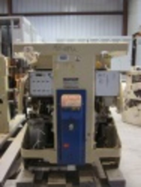 1600 Amps, General Electric, AKU-3A-50, manually operated, drawout, #AB2892 - Image 4