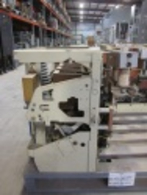 1600 Amps, General Electric, AKU-3A-50, manually operated, drawout, #AB2892 - Image 6