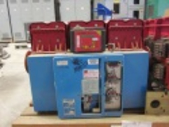 2000 Amps, ITE, LK-25, manually operated, drawout, #AB1022 - Image 2