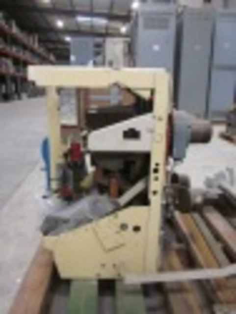 3000 Amps, General Electric, AK-2A-75, manually operated, drawout, #AB0725 - Image 4