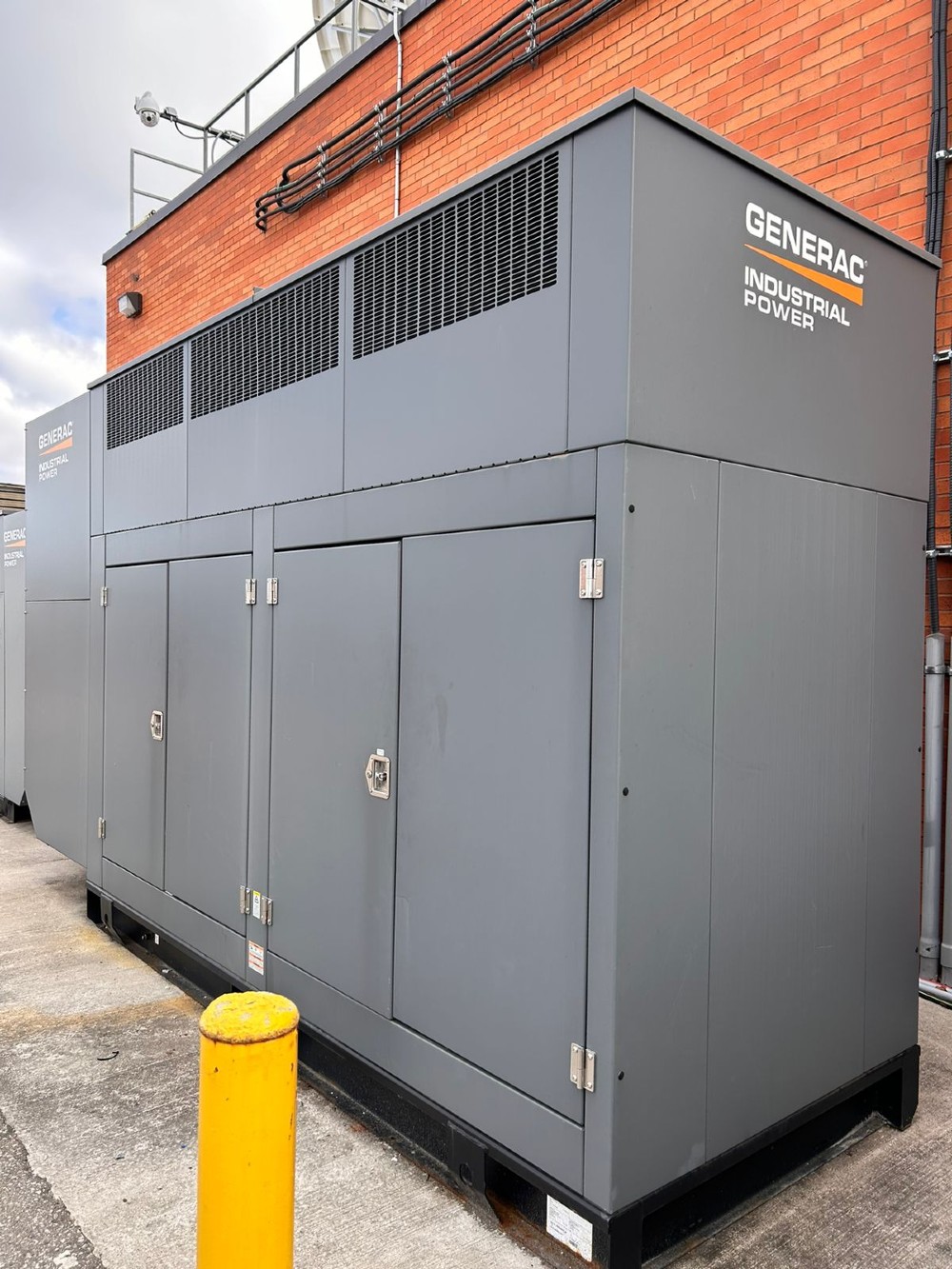 300 KW Generac #SG300, Natural gas generator, Standby, 347-600 Volts, 2013 - Image 1