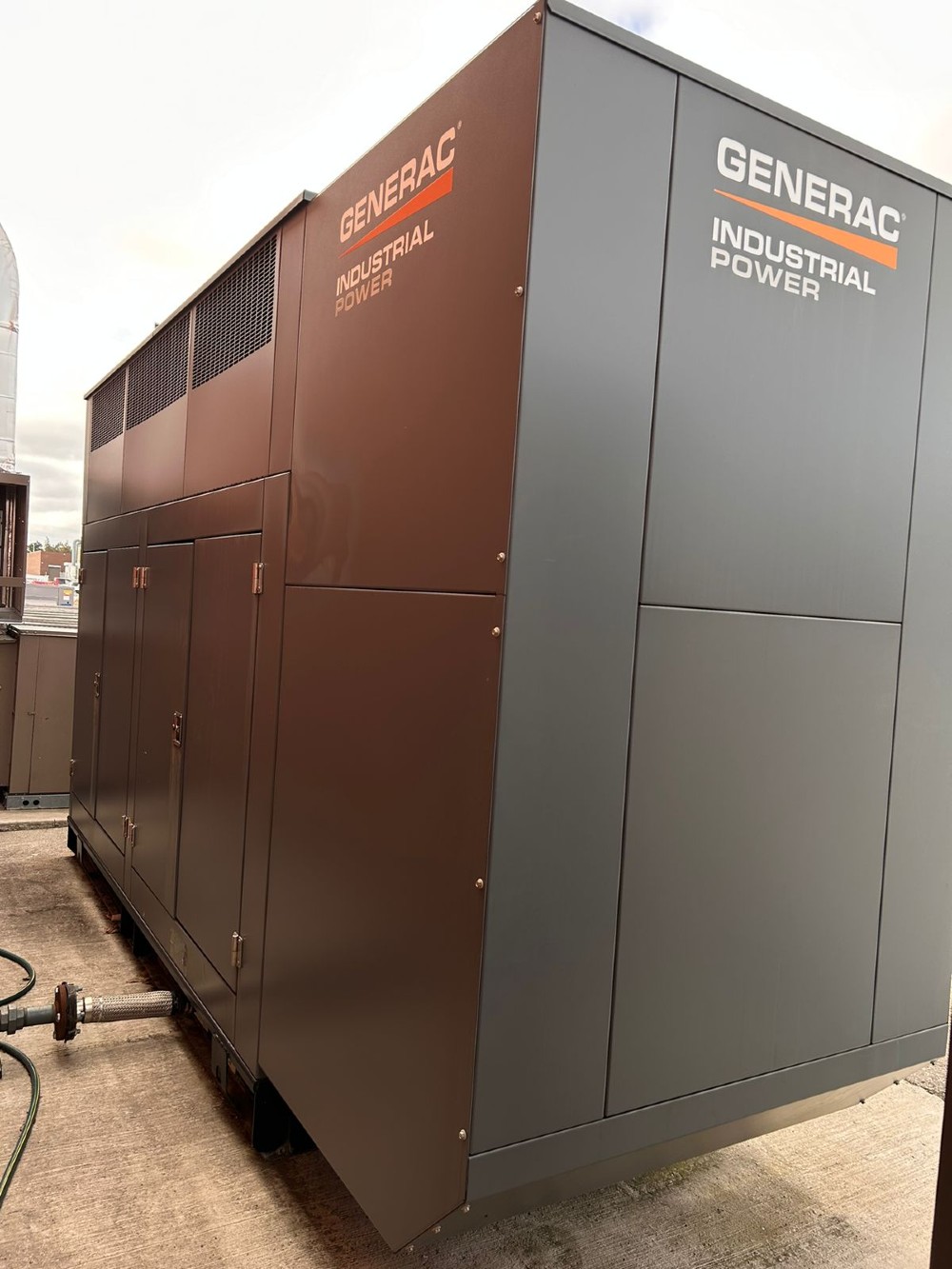 300 KW Generac #SG300, Natural gas generator, Standby, 347-600 Volts, 2013 - Image 2