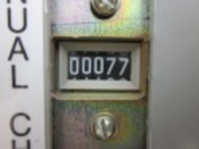 1200 Amps, General Electric, VB1-13.8-500-3-C, electrically operated, drawout, #VB4106 - Image 1