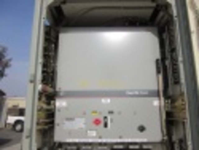 1200 Amps, General Electric, VB1-13.8-500-3-C, electrically operated, drawout, #VB4106 - Image 2