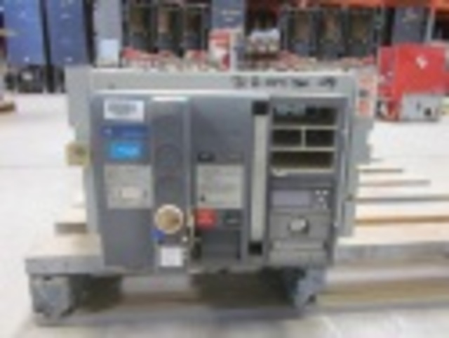 2000 Amps, General Electric, SSD20B220, manually operated, drawout, #IC0071 - Image 2