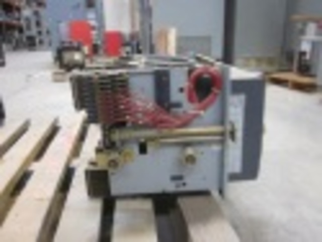 2000 Amps, General Electric, SSD20B220, manually operated, drawout, #IC0071 - Image 6