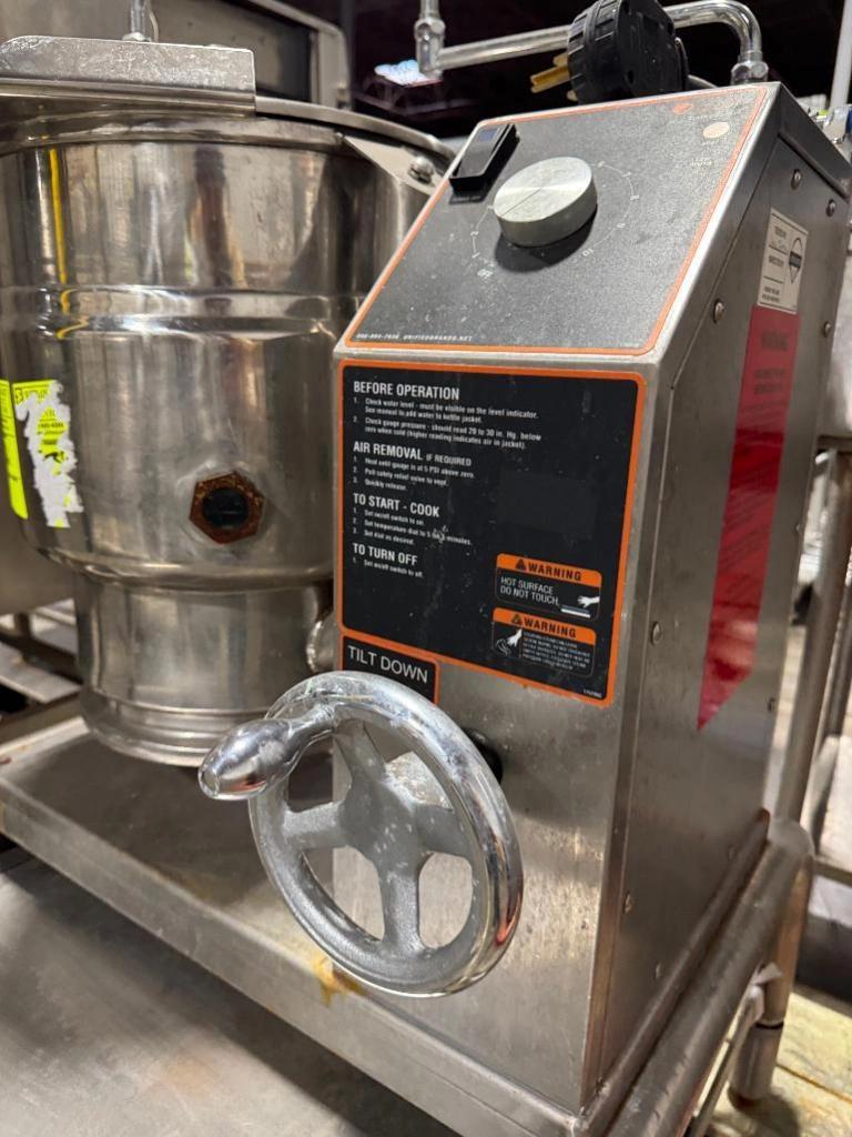 Groen #TDBC-20C, Steam Kettle, 20 Qt, 208 V., 3Ph, Stainless Steel, Stand w/ Pull Out Drain Drawer, 2021 - Image 4