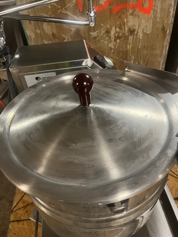 Groen #TDBC-20C, Steam Kettle, 20 Qt, 208 V., 3Ph, Stainless Steel, Stand w/ Pull Out Drain Drawer, 2021 - Image 6