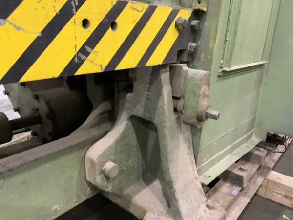10' x 1/2" Bertsch #9, plate bending rolls, 13" roll diameter, air drop end, geared adjustment rear roll - Image 8