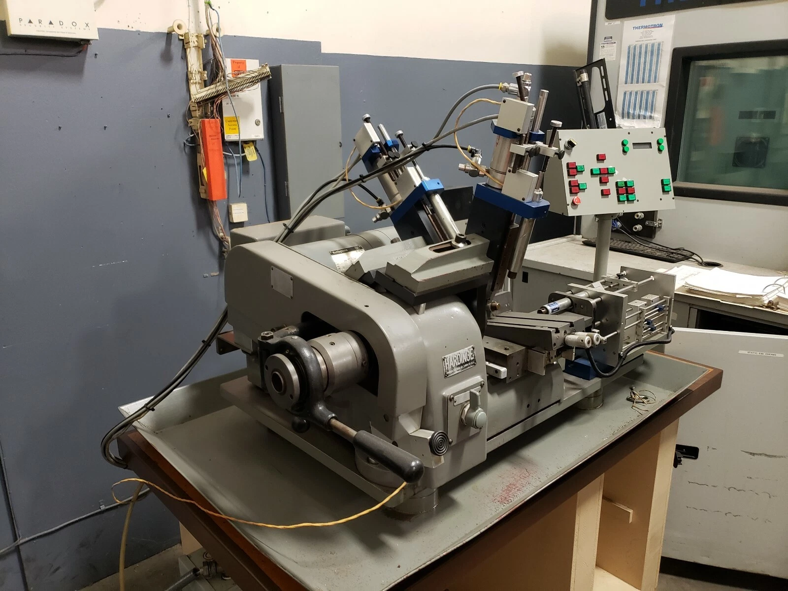 Hardinge #HSL-59, automatic production speed lathe w/ controls & cutoff - Image 7