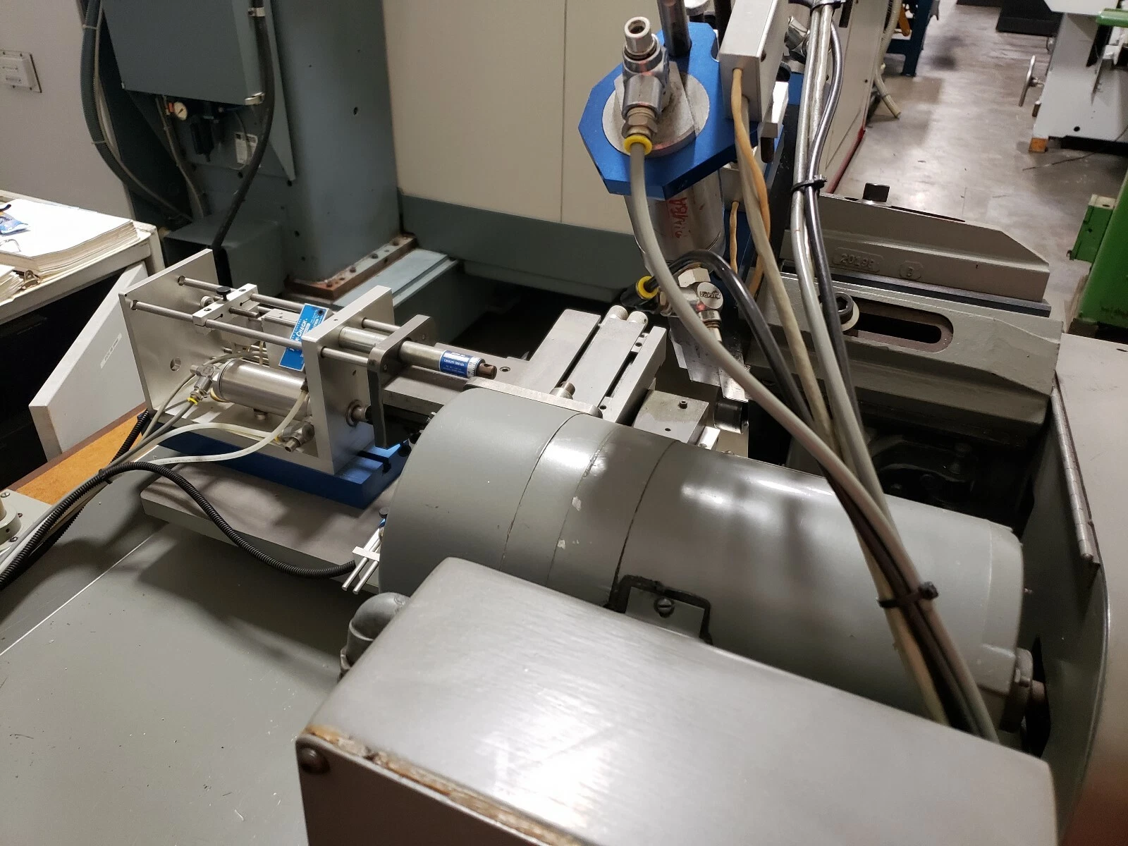 Hardinge #HSL-59, automatic production speed lathe w/ controls & cutoff - Image 9