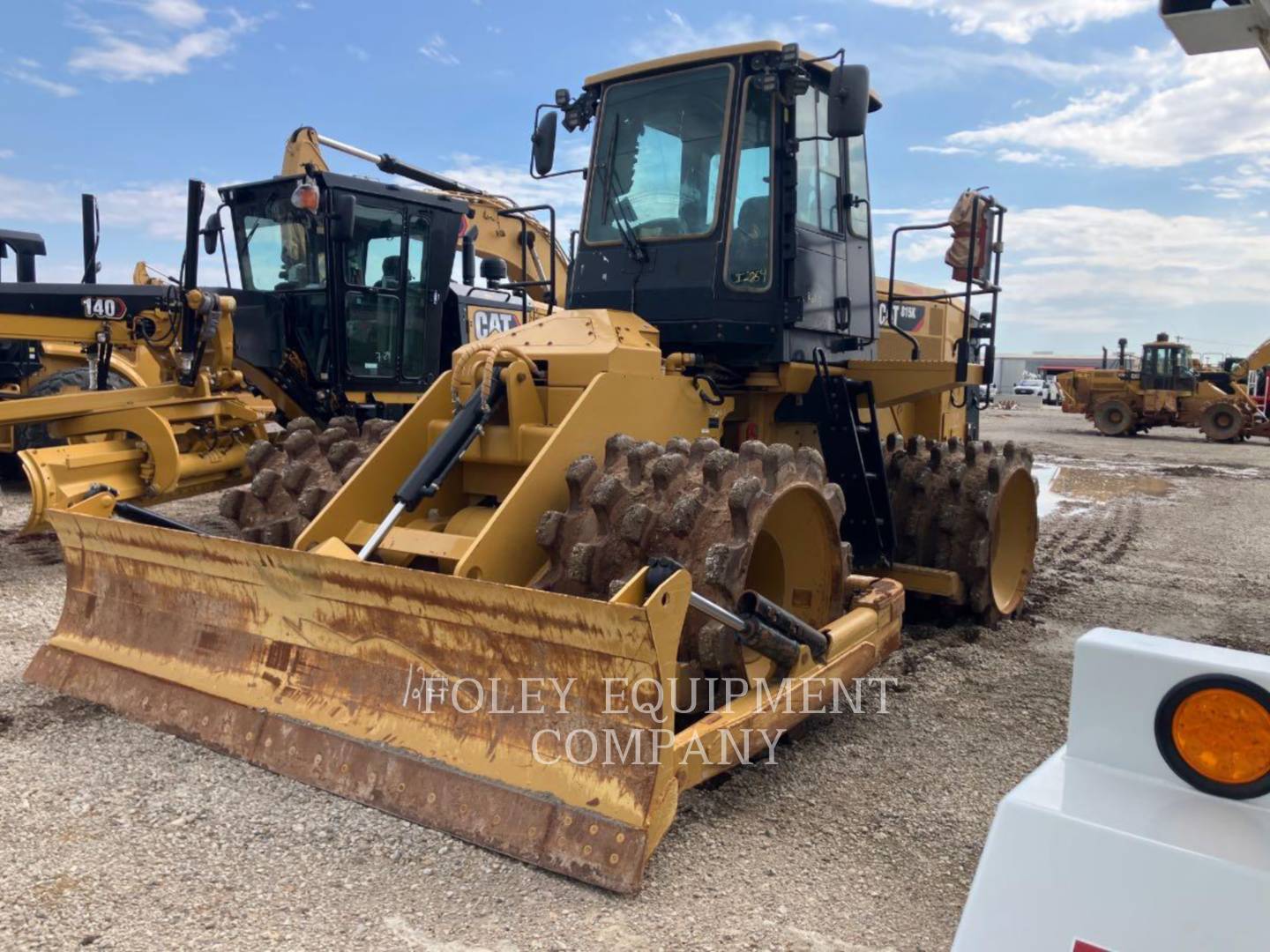 Caterpillar 815K, Compactor, 1588 hours, S/N: T1Y00115, 2019 - Image 1