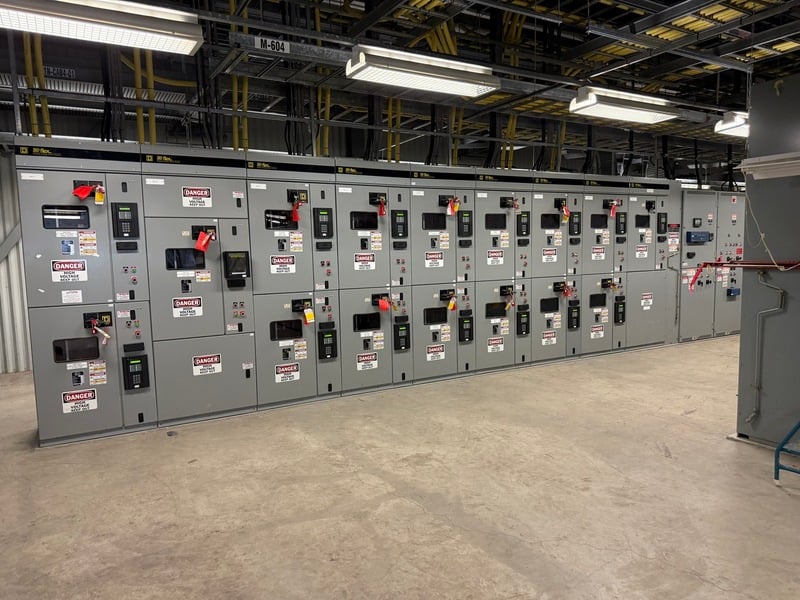 Square D, Iso-Flex #4, switchgear lineup with main tie breaker, 5 KV, 2002 - Image 2