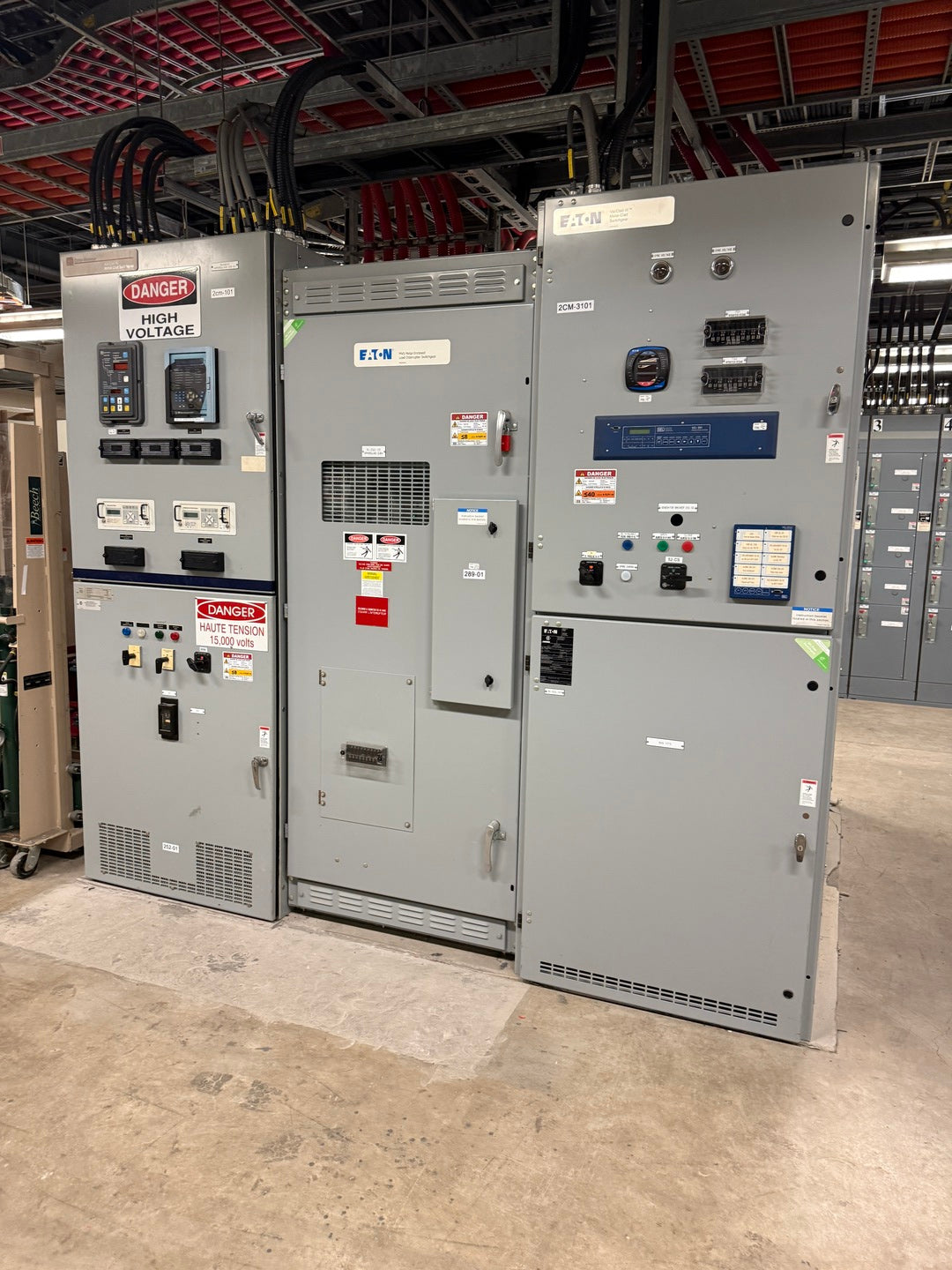 Eaton #CALS07543, 15 KV switchgear line up MVS load break controller, 2000 amp - Image 1