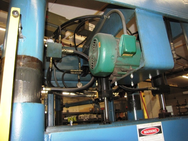 31 Ton, Beckwood #4P31F4238, 4-post hydraulic press, 10" stroke, 19" daylight, 42" x38" bolster, 2000 - Image 4