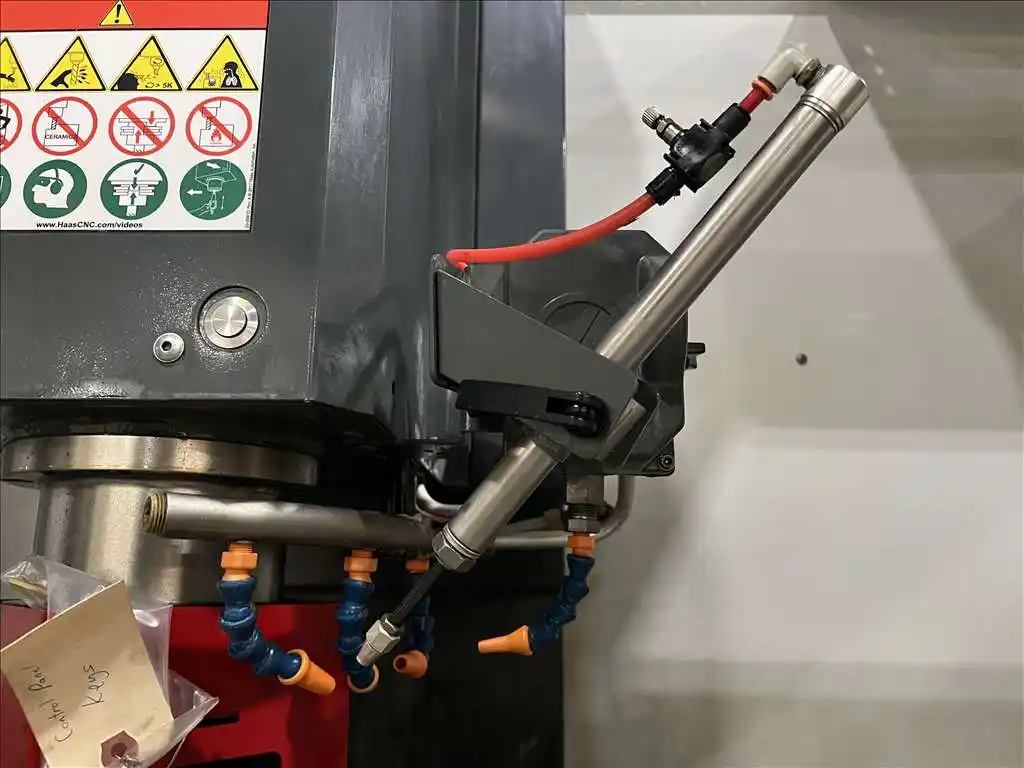 Haas #TM-2P, 40" X, 16" Y, 16" Z, 10000 RPM, 20 automatic tool changer, automatic air gun, chip auger, rigid - Image 9