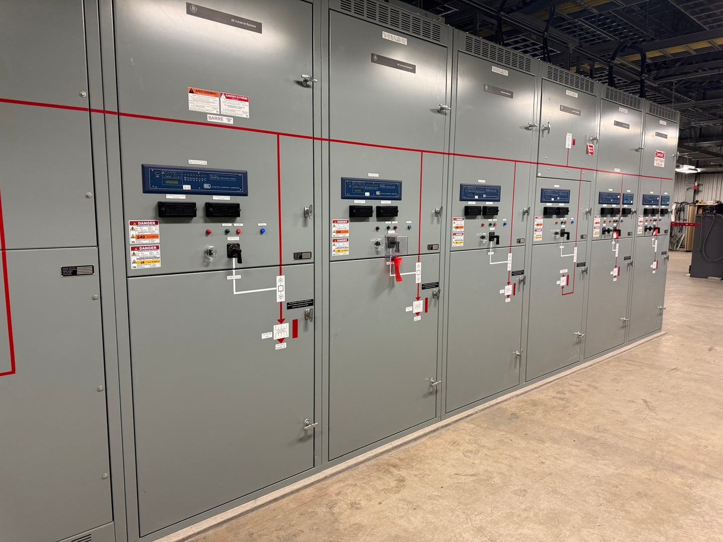 General Electric, 25 KV switchgear lineup, 1200amp with Power Vac breaker VB1 27.0-16-0 - Image 1