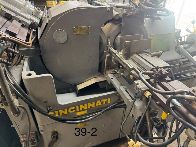 Cincinnati No. 2 Mdl. O-M, centerless grinder, 3.5" capacity, 24" grinding wheel, 1953 - Image 6