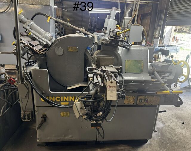 Cincinnati No. 2 Mdl. O-M, centerless grinder, 3.5" capacity, 24" grinding wheel, 1953 - Image 7