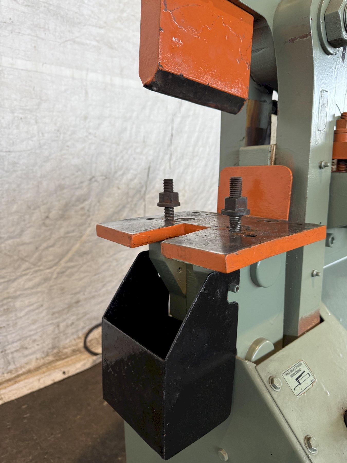 Pirahna, ironworker - Image 6