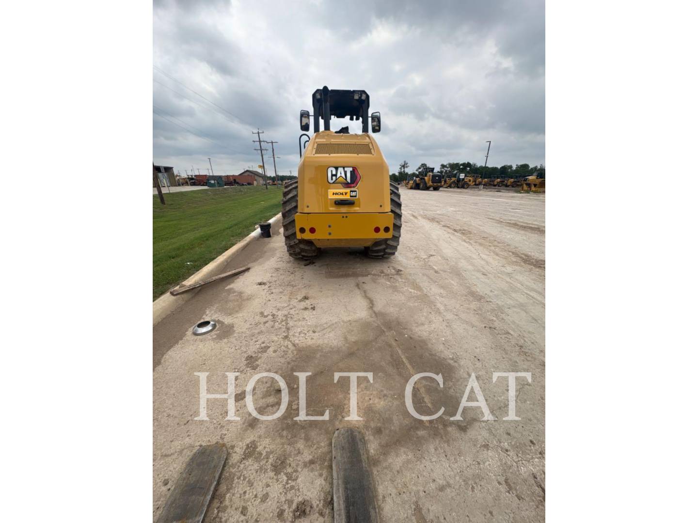 Caterpillar CP12, Vibratory Single Drum Pad, 372 hours, S/N: 74900153, 2024 - Image 4