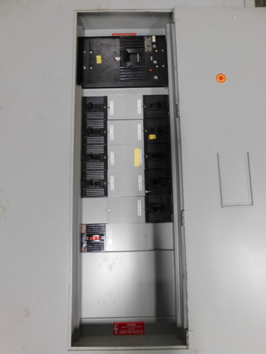 1200 Amp. General Electric, CCB, panelboard, 4 wire, 120/208 Volts, 3 phase - Image 3