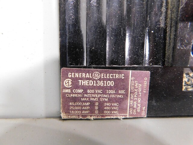 1200 Amp. General Electric, CCB, panelboard, 4 wire, 120/208 Volts, 3 phase - Image 10