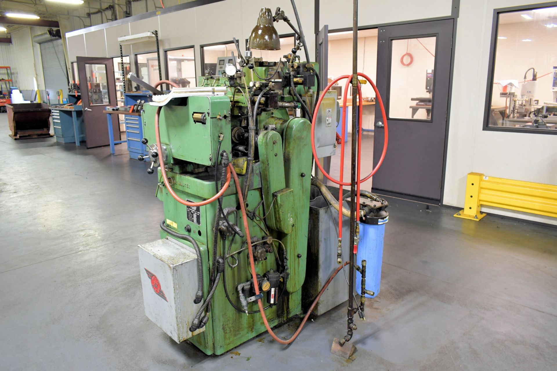 Royal Master Mdl. TG-12X4, centerless grinder, 1.5" diameter, 7.5 HP, automatic cycle infeed, workrest - Image 6