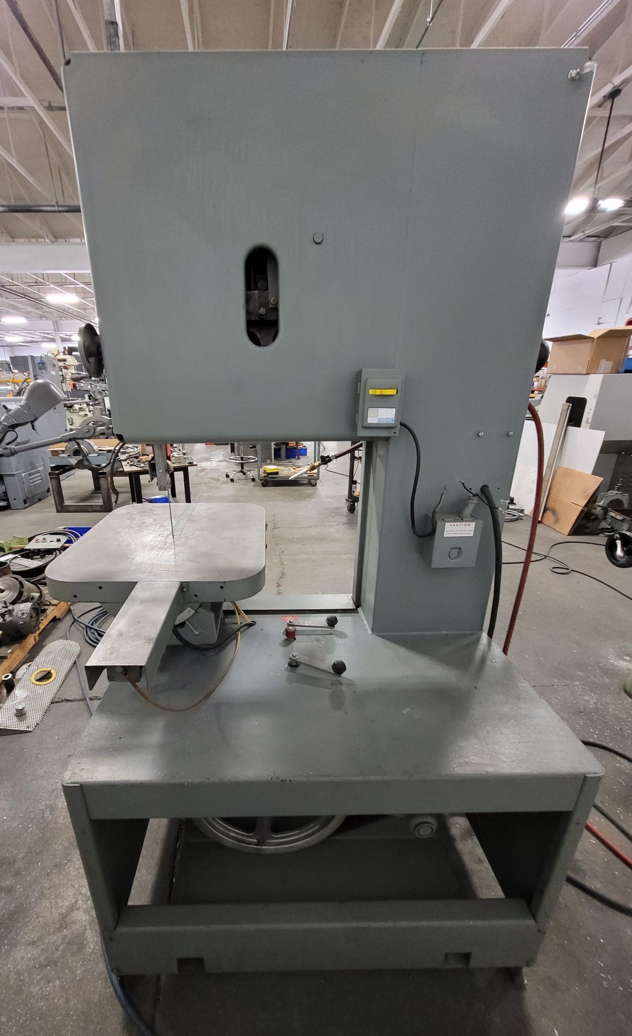 24" x 12" Grob #4V-24, vertical band saw, 1" x 179" blade, 3 HP, 40-5000 FPM, blade welder - Image 4