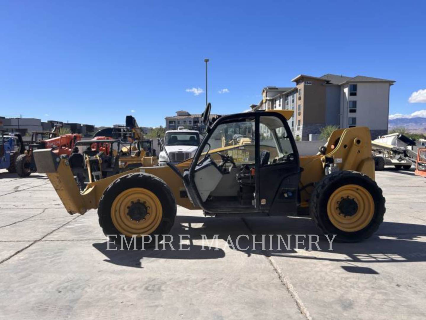 Cat TL1055D, Telehandler, 5619 hours, S/N: ML500209, 2015 - Image 4