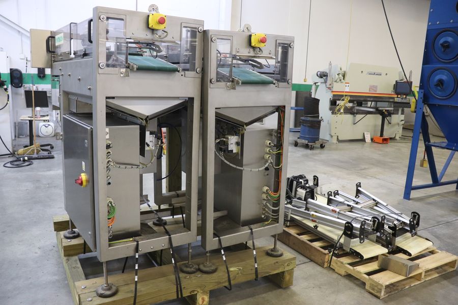 Case loading system, Syntegon #CLS, 12" chute length, 9-7/16" belt width, 2022 - Image 4