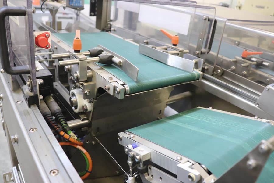 Case loading system, Syntegon #CLS, 12" chute length, 9-7/16" belt width, 2022 - Image 8